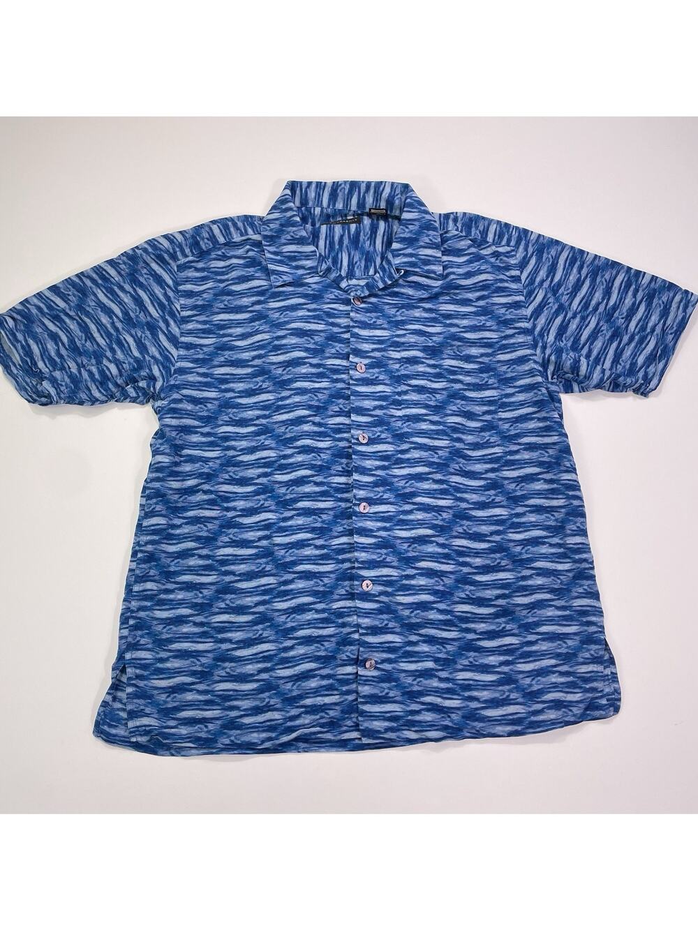 Jhane Barnes 100% Silk Button Shirt Men’s Large Blue Waves Pattern Short Sleeve